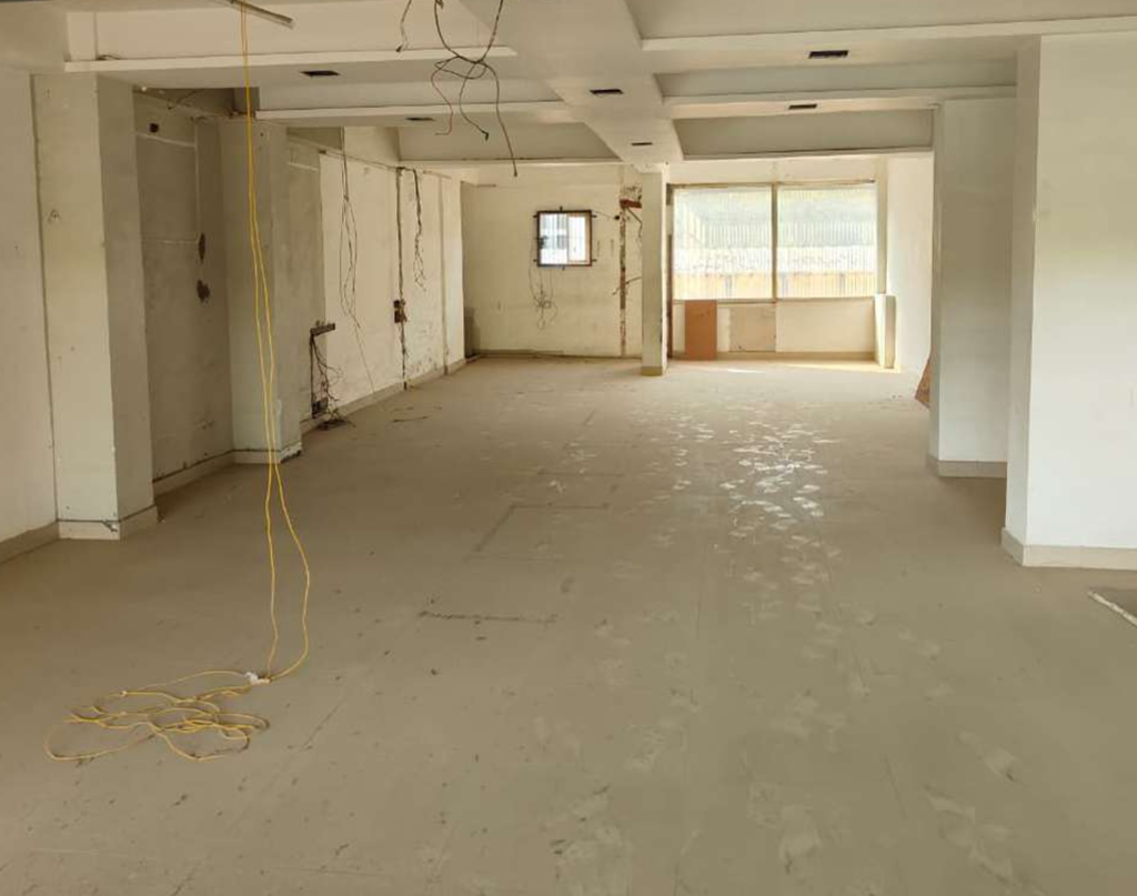 Showroom For Rent in Paldi